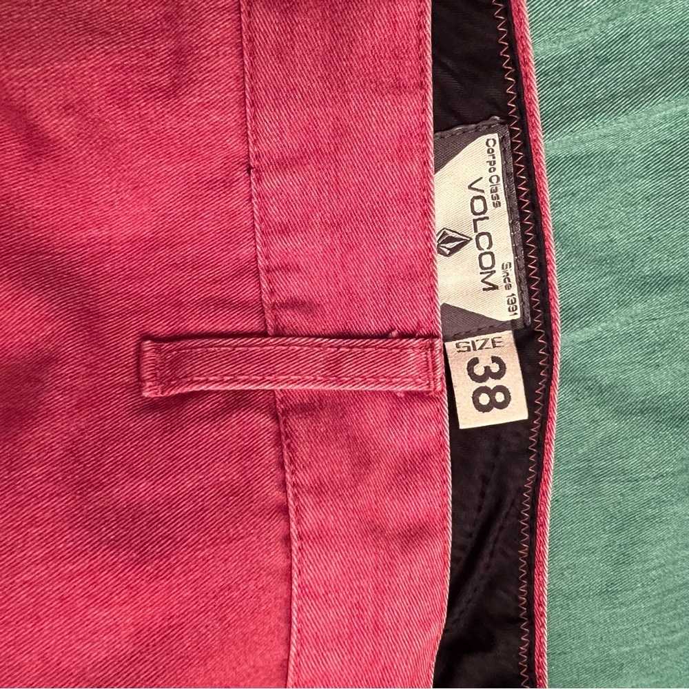 Volcom men’s shorts red size 38 - Picture 7 of 8